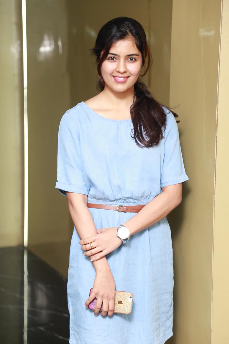 actress_cornerr's tweet photo. அழகு என்ற வார்த்தைக்கு
புது அர்த்தம் தந்தவளே..
உன் அழகை கண்ட பிறகுதான்
அதில் ஒளிந்துள்ள அர்த்தத்தை
நான் அறிந்தேன்.. https://t.co/TWaYGxry5X
