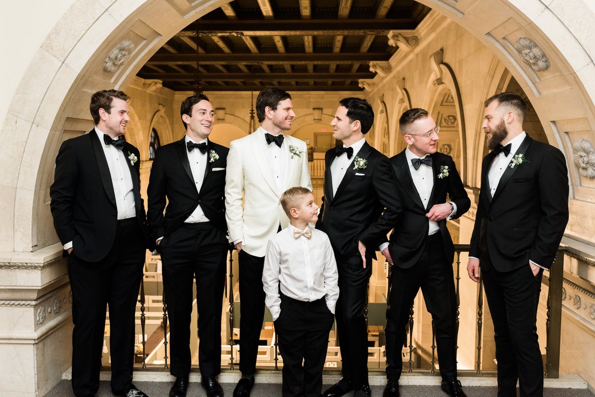 shopsydneys's tweet photo. 20% off Bespoke garments ends this month! Also take advantage of our groomsmen package. Which is eligible for a minimum of 3 groomsmen.
.
.
#shopsydneys #toronto #weddings https://t.co/wE4yKDl7it