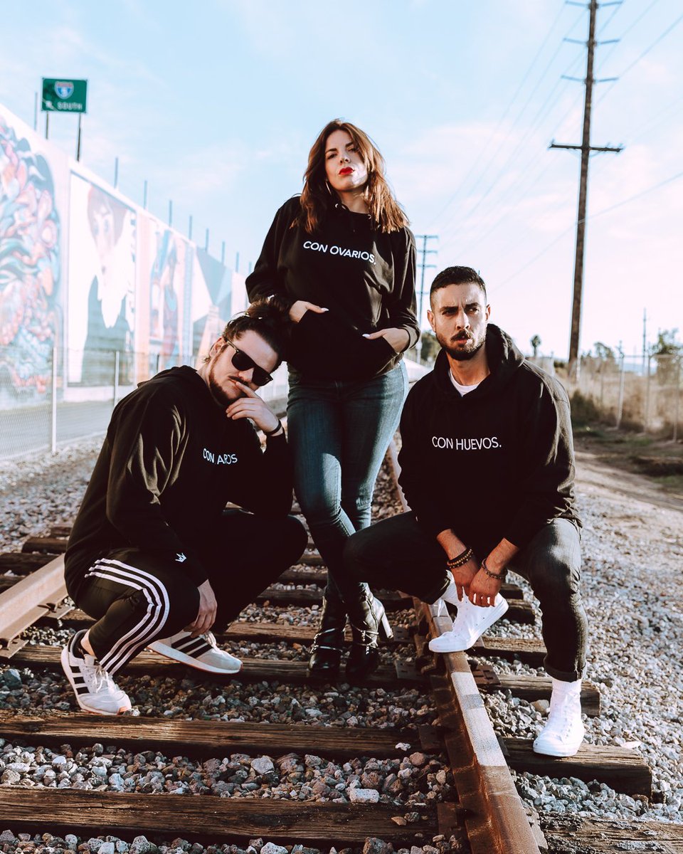 ShopNYTAQ's tweet photo. Walking into the wknd #ConOvarios & #ConHuevos like...🌷💥🥚
#HappyFriday #Hoodies #HisAndHers 📸: #SanDiegoPhotographer #Embroidered #Latinx #WalkingIntoTheWeekendLike #ShopLatinx #NYTAKing #LatinxGang
#NYTAQ ♛
https://t.co/rohALK0jK5 https://t.co/FiOiJ63VST