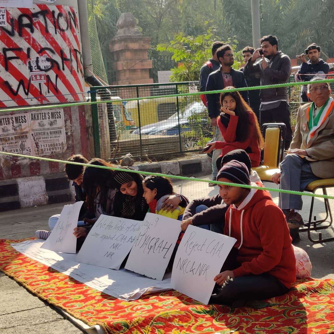 kaafiAdnan's tweet photo. These Noble souls on hunger strike since the past few days.
#Jamiafightson https://t.co/OlwK7Vcd4U