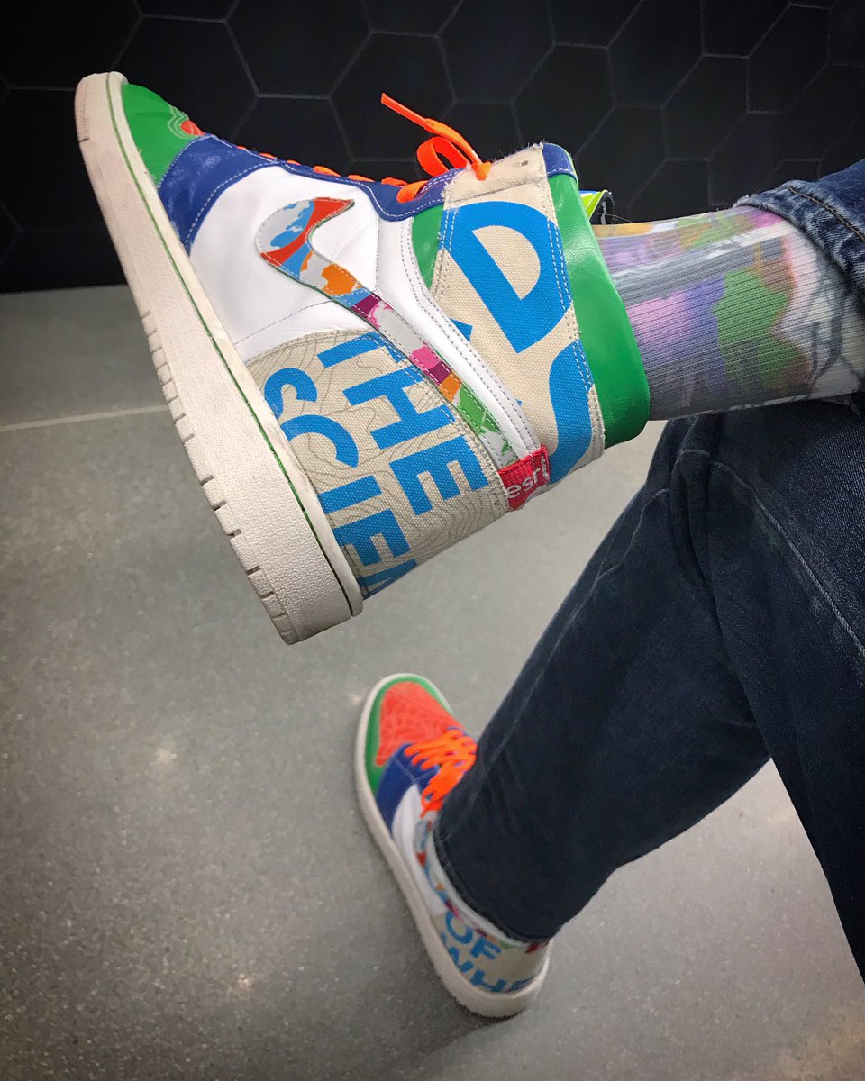 mgcopping's tweet photo. Waiting On That Caffeination | #esri #kicks #sneakers #coffee #augies #maps #gis #cordwainer #sockgame #lacelab #1of1 #custommade #size14 https://t.co/ubl8MbFnra