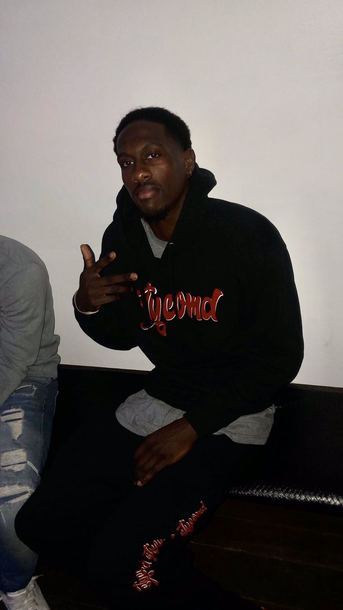 Slim_LastKing's tweet photo. Not A Gangsta But I Keep It G 🔗 #StyComd https://t.co/fOmrQmr4nQ