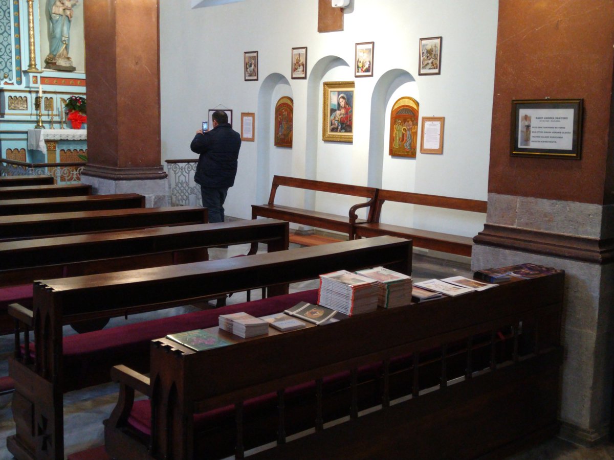 CaritasRoma's tweet photo. La @CaritasRoma insieme a @CaritasGeorgia insieme in pellegrinaggio nella chiesa di Santa Maria a Trabzon in Turchia, luogo del martirio di don Andrea Santoro, missionario della @diocesidiroma https://t.co/LBHuo4tArM
