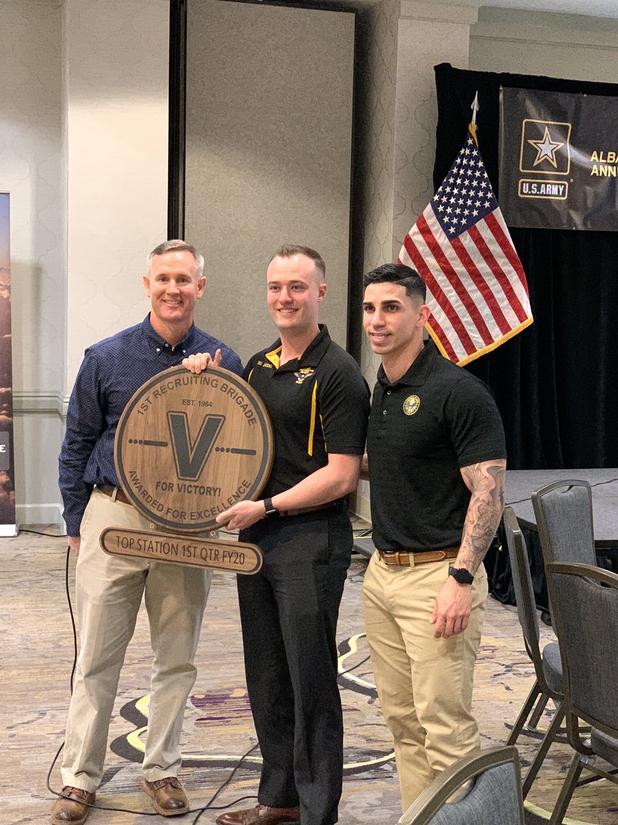 VictoryBDECSM's tweet photo. It was truly an honor for COL Cushing and I to be able recognize the TOP Company, Top Station, and Top NCOs of the Albany BN. Great job New Haven Company and Norwich Station. Winning Matters!! https://t.co/yNbYZdzVGD