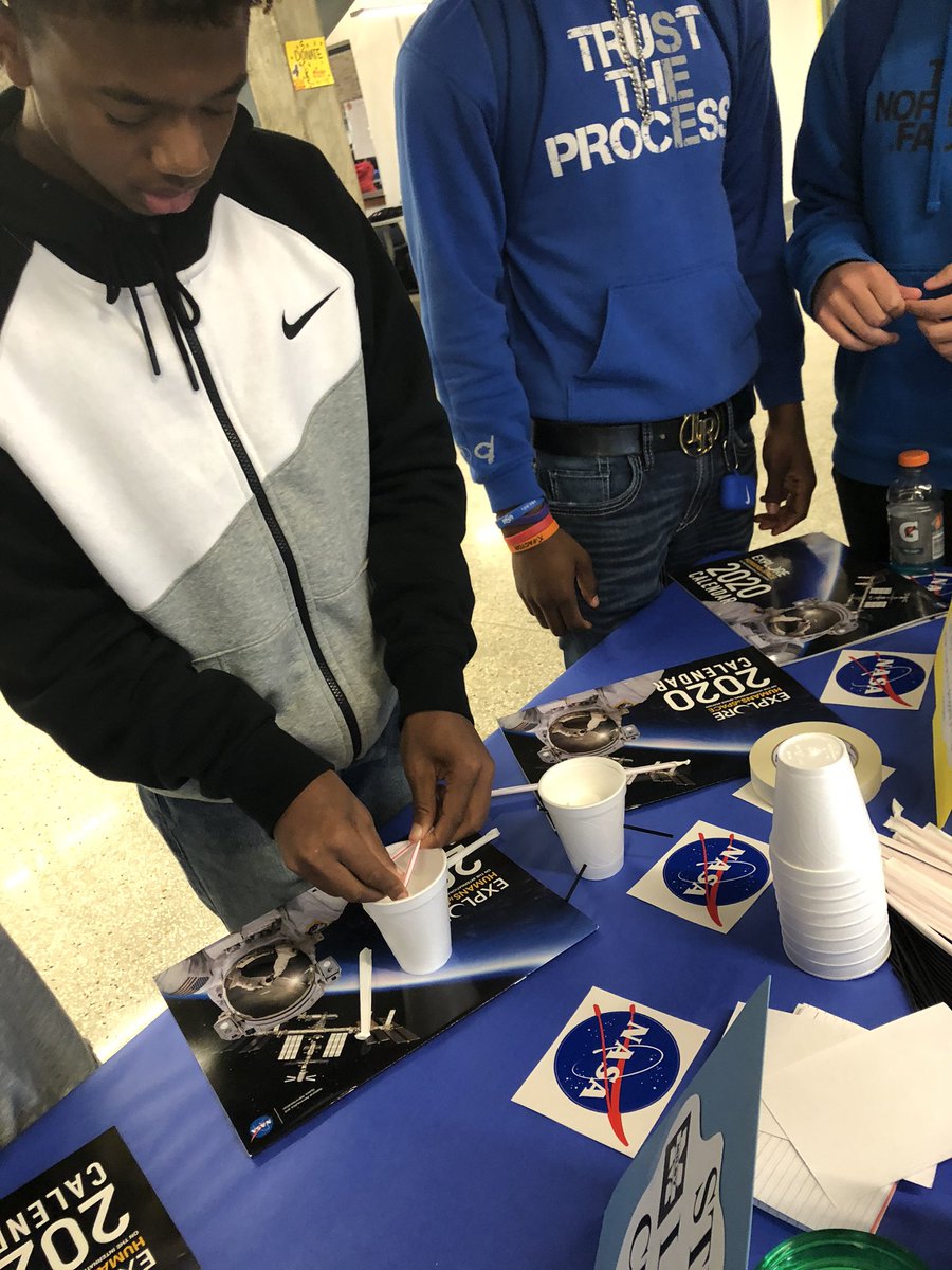 2020 we’re back! Today’s challenge - keep the aliens in the spaceship! Shock absorption, drag forces &amp; stability #MilbySTEAMSAhead
#MilbyHSLunchChallenge #MSAP2017