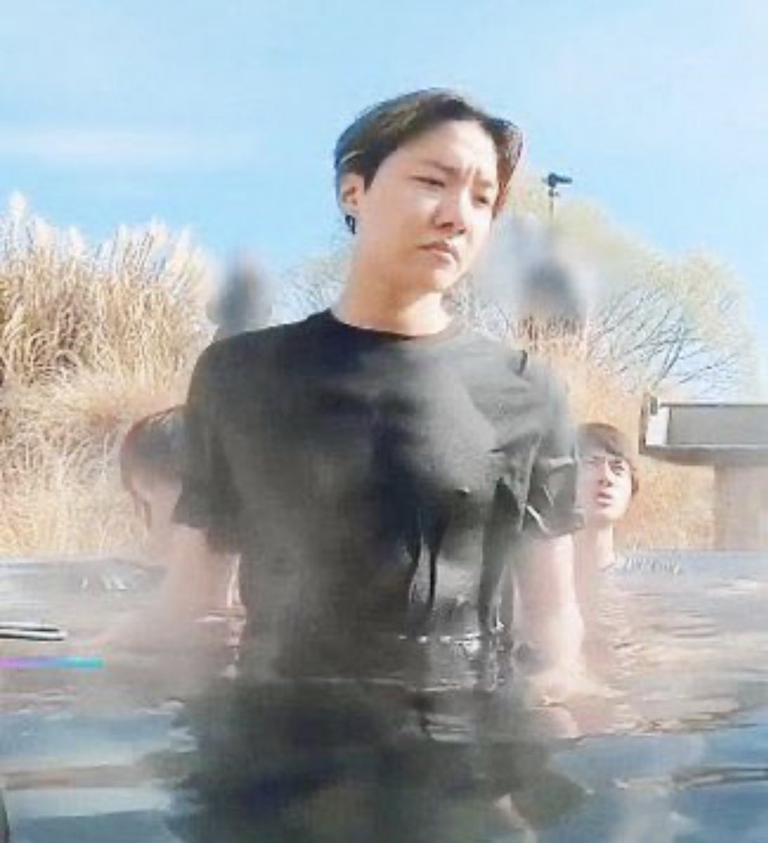 HYYHOYA's tweet photo. why does everyone in bts have big tiddies https://t.co/ifnDdJWcp4