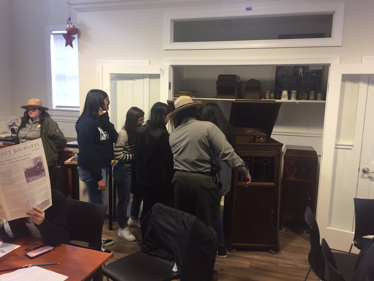 SmithUSHistory's tweet image. My students especially enjoyed the hands-on document based activity: “Who’s the Victor?” They researched Edison and Victrola phonographs, played them and had a debate over which product was better! @ThomasEdisonNHP