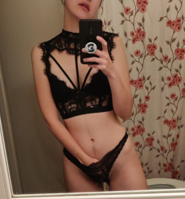 By far my favourite bra  findom findomme paypig payslave https://t.co/L1AhzjAFT0