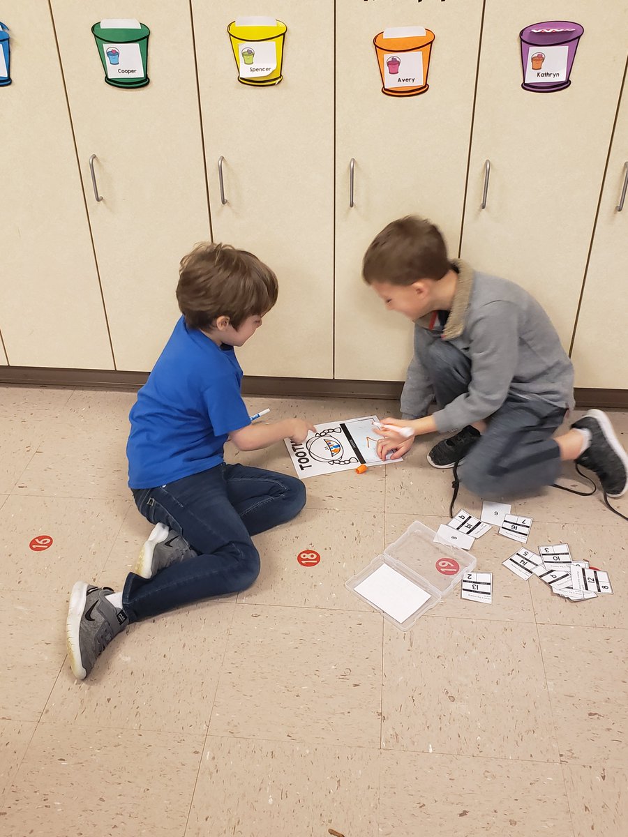 CarrieReynolds_'s tweet photo. A little 1st grade math on this Friday afternoon. #mtfproud https://t.co/0PPt8uTjNY