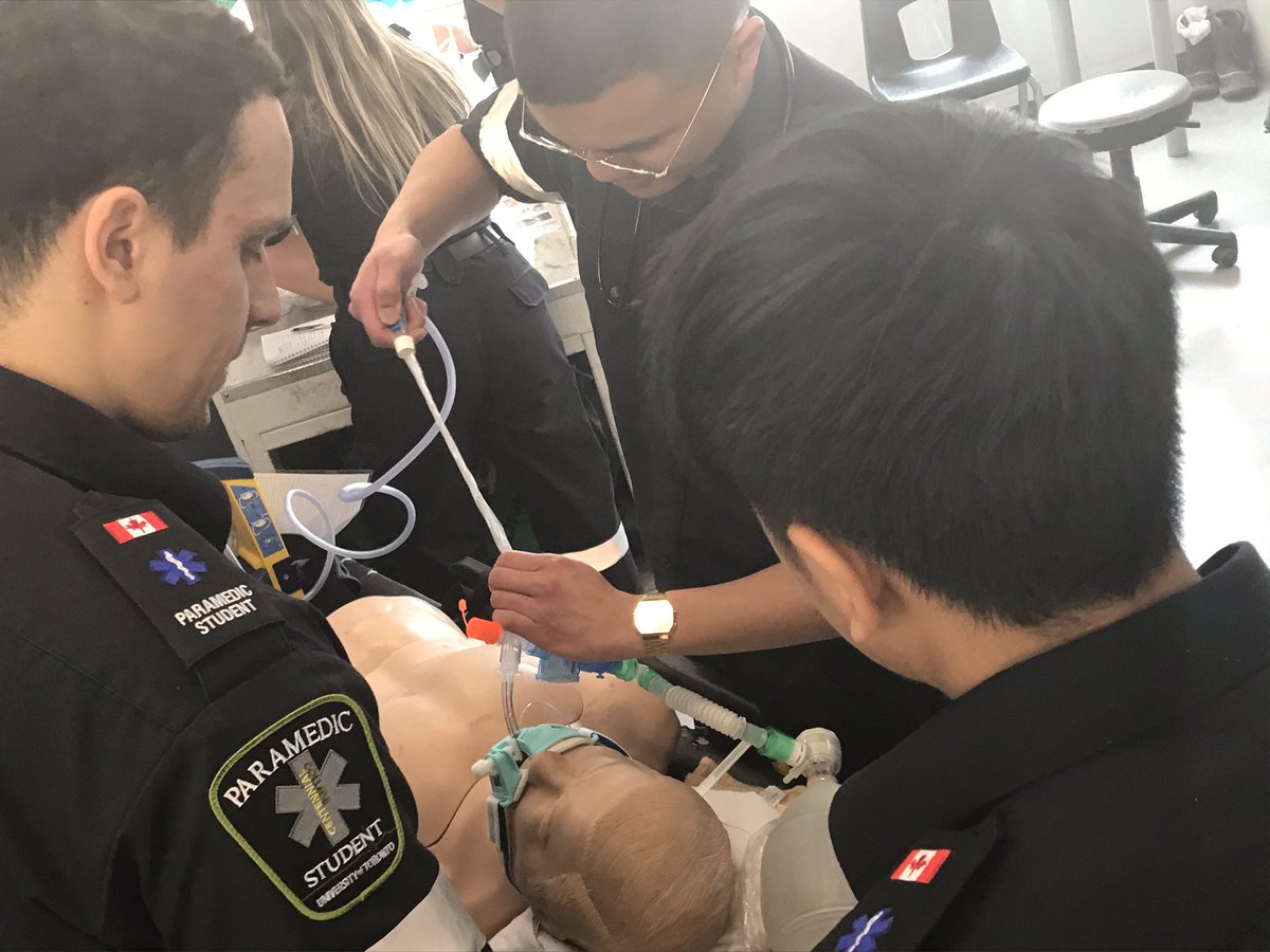 CentennialMedic's tweet photo. Our Paramedic students hard at work, learning and developing advanced new skills to serve the community. 🚑 #ambulance @CentennialEDU @UTSC #paramedic https://t.co/pBlkeACXCF