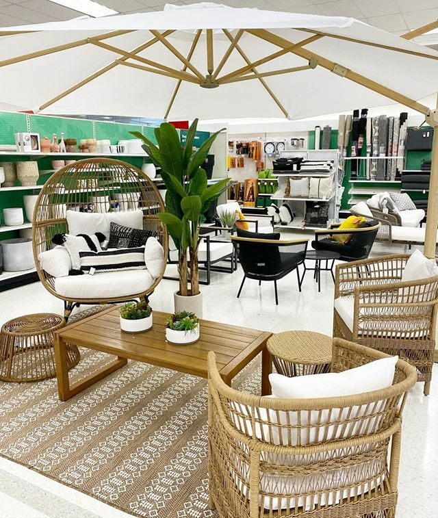 grush's tweet image. What do you think about this Target patio set?

#repost from @targetdoesitagain 
NEW patio furniture!! 🙌🏼 #targetdoesitagain ift.tt/30dwpYz