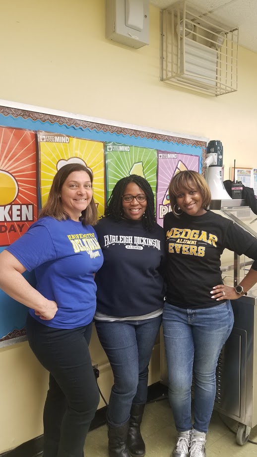 GatewayIs364's tweet photo. "An investment in knowledge always pays the best interest." -Benjamin Franklin

Students participated in activities that engaged them in college awareness.  #ca4ams #collegeawarenessday #collegeaccessforall #is364 #364falcons #d19allthewayup #collegeisforme https://t.co/49AhQnq5mV