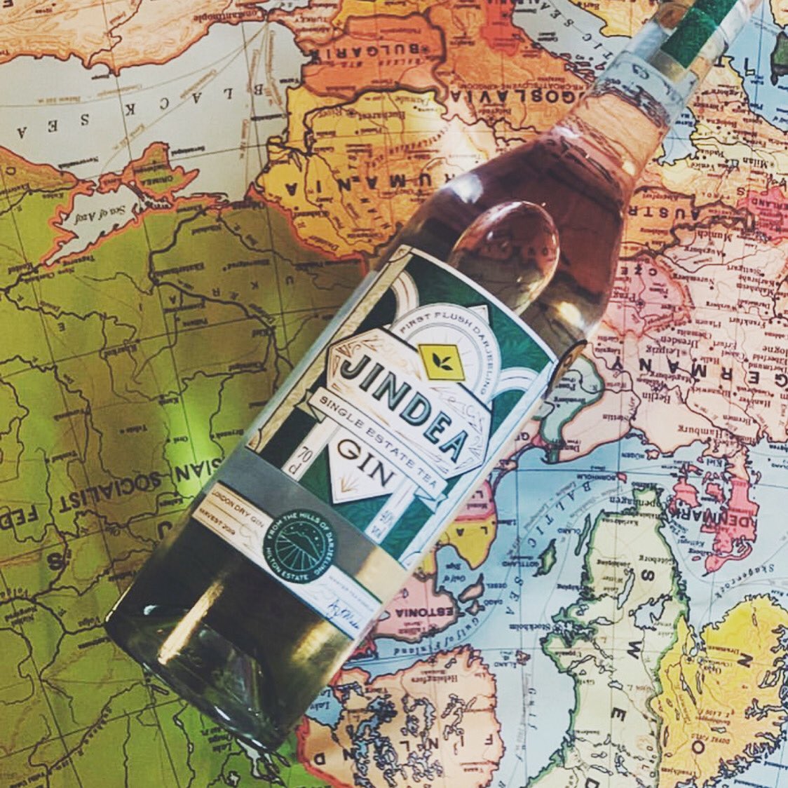 <a href="/jindeagin/">Jindea</a> #alert the new vintage of 1st flush Darjeeling from the Hilton estate is ready to go and with that we have a brand new sexy bottle and label. What do you think?
#hotboozapalooza #jindea #jindeagin #bestgin #teagin #darjeelingteagin #firstflush #singleestate #craftbooze