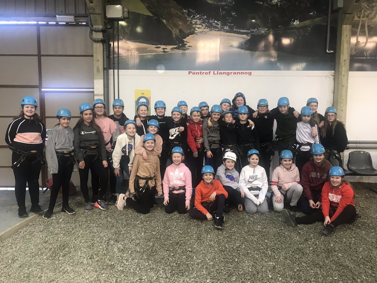 morristonwelsh's tweet photo. 1st activity of the day #walldringo #ClimbingWall  🧗🏼‍♀️   @UrddGorMor @MorristonComp @Urdd @llangrannog1932 https://t.co/TuBERF7YXh