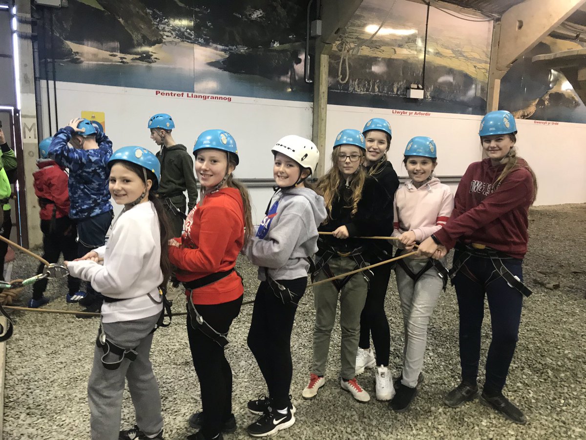 morristonwelsh's tweet photo. 1st activity of the day #walldringo #ClimbingWall  🧗🏼‍♀️   @UrddGorMor @MorristonComp @Urdd @llangrannog1932 https://t.co/TuBERF7YXh