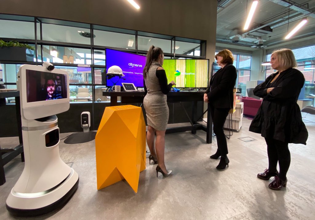myro_'s tweet photo. What a Friday! Just on my first week back to work and I get to showcase how #ciscoinnovates to the Secretary of State @dcms @nickymorgan01 with our fantastic start ups at our groundbreaking @mi_idea
 @avarobotics @5GRuralFirst @cityverve @ciscomaria @TomRenn1 @matt_houlihan https://t.co/oPSedgtnWV
