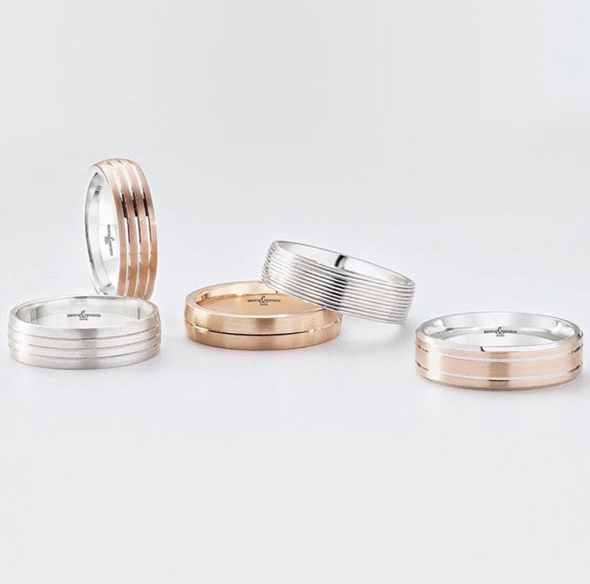 LDWeddingShow's tweet photo. #SupplierLove @SilvertreeJ 
Will be showcasing their Engagement &amp; Wedding Jewellery at the #LDWS 2020 Show// FREE JEWELLERY CLEANING ON THE DAY Book in with them at the show and receive 15% off your wedding rings order ✨ 
https://t.co/csJyOsk76p https://t.co/P99tMShPNA