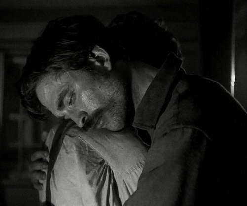 LostInFilm's tweet photo. 'The Lighthouse' (2019, Robert Eggers). Cinematography: Jarin Blaschke. https://t.co/eRsRUicCp0