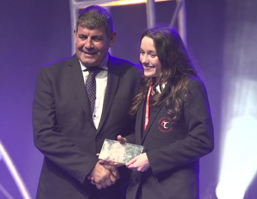 agriculture_ie's tweet image. Congrats to Isobel Hynes from @colaistetreasa , winner of our special award at #BTYSTE2020, pictured here with Minister @ADoyleTD for her project ''Amaranth in Ireland: a sustainable path for food security, rural regeneration and climate mitigation"

#CreateTodayShapeTomorrow