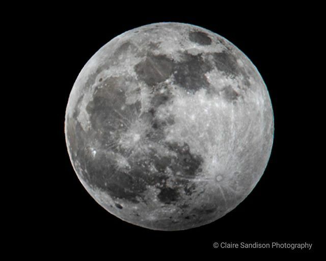 claire_sandison's tweet photo. Tonight's Wolf Moon Is Amazing.....1st full moon of 2020
#lunar #wolfmoon #moon ##nighttimephotography #space #universe #astrophotography #astropic #lunarphotography #brightmoon #moonphotography #moonshots #ourskies #moonlit #moonlight #largemoon #wolfmoon2020 #januarymoon #… https://t.co/yAyi7rLzTo