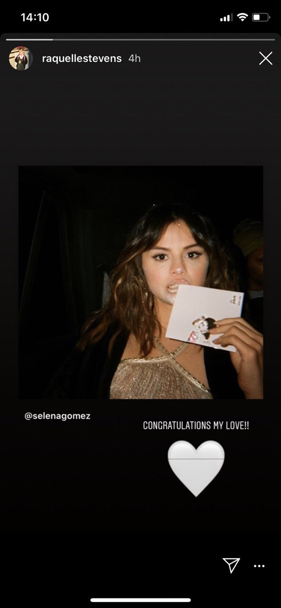 Hdr2003Lara's tweet photo. Queeeen @selenagomez #RareListeningParty @RaquellStevens https://t.co/2FPbZzVQgW