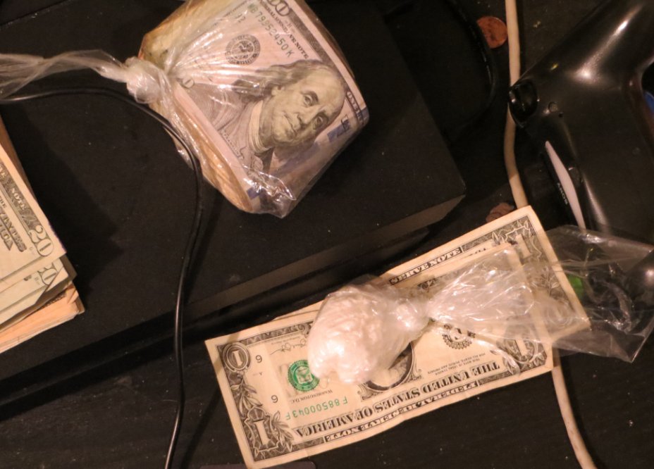 nyspolice's tweet photo. Crack cocaine, a loaded handgun and drug paraphernalia were seized following a search warrant in the city of Cohoes on Friday. Great job by the Troop G State Police Violent Gang and Narcotics Enforcement Team and our federal and state partners. 
The investigation is ongoing. https://t.co/57Nc0BykNr