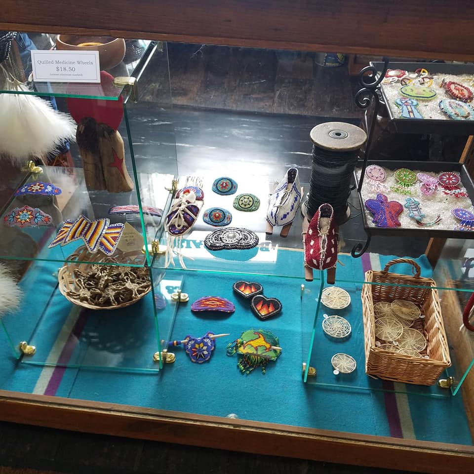 prairieedge's tweet photo. Hello everyone! Our Sioux Trading Post rearranged their display of beadwork and quillwork and it looks nice with a great variety of product! Check it out! 😀😎😀 #SiouxTradingPost #PrairieEdge #Beadwork #Quillwork #LocalArt https://t.co/pyIUBPYHnD