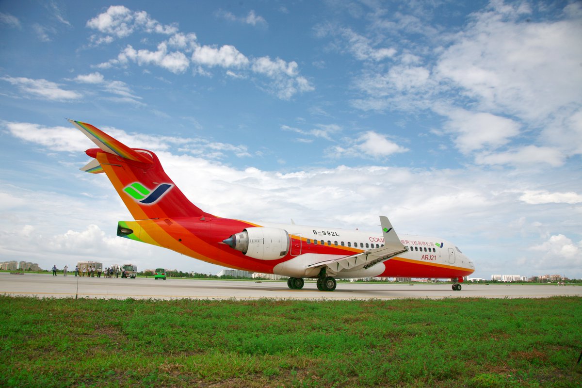 The #ARJ21 continues to shine in 2020! The aircraft won the 2019 Ntl Science & Tech Progress Award 1st prize at the Science & Tech Awards Conf in Beijing on 1/10/20! To date, 22 ARJ21 aircraft have been delivered & safely transported ⬆️690k passengers on 37 routes, in 38 cities!