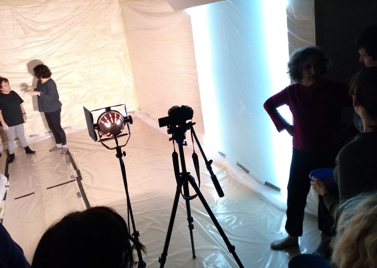esbaluardmuseu's tweet photo. Avui seguim amb #CosIGenere! Sessió pràctica on hem treballat l'expressió corporal a partir de la #performance amb Maite Villar d'@ESADIB i visionat de resultats a l'Aljub @ceppalma https://t.co/SSoanJ3OAf