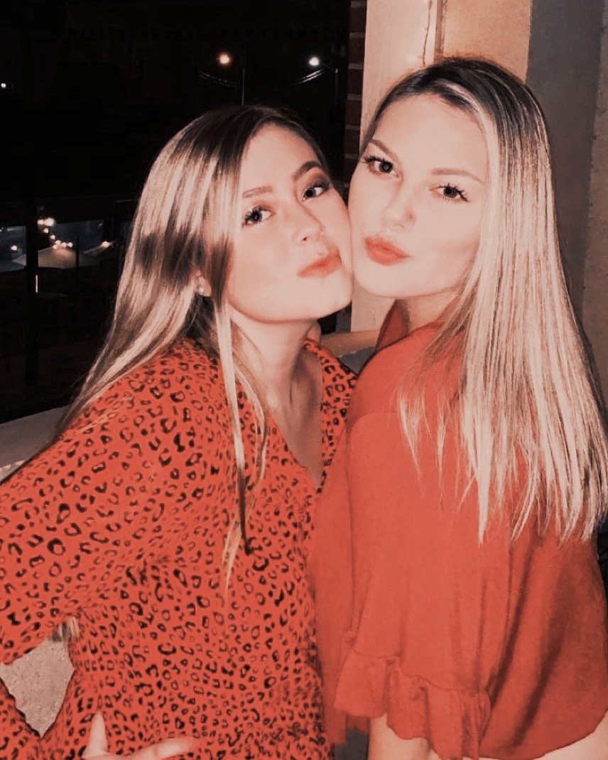 just a few more days until we get to see our sisters! tag a bestie you missed down below 🍒