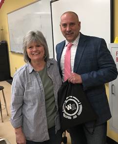 WH_Super's tweet photo. Happy Friday,
Today we visited the High School to recognize and say thank you to…..
Colleen Patterson
#WH_BeTheDifference
THANK YOU COLLEEN FOR MAKING AN IMPACT AND BEING THE DIFFERENCE FOR THE STUDENTS IN WHITMAN-HANSON AND AT THE REGIONAL HIGH SCHOOL! https://t.co/KpvBFQ12FV