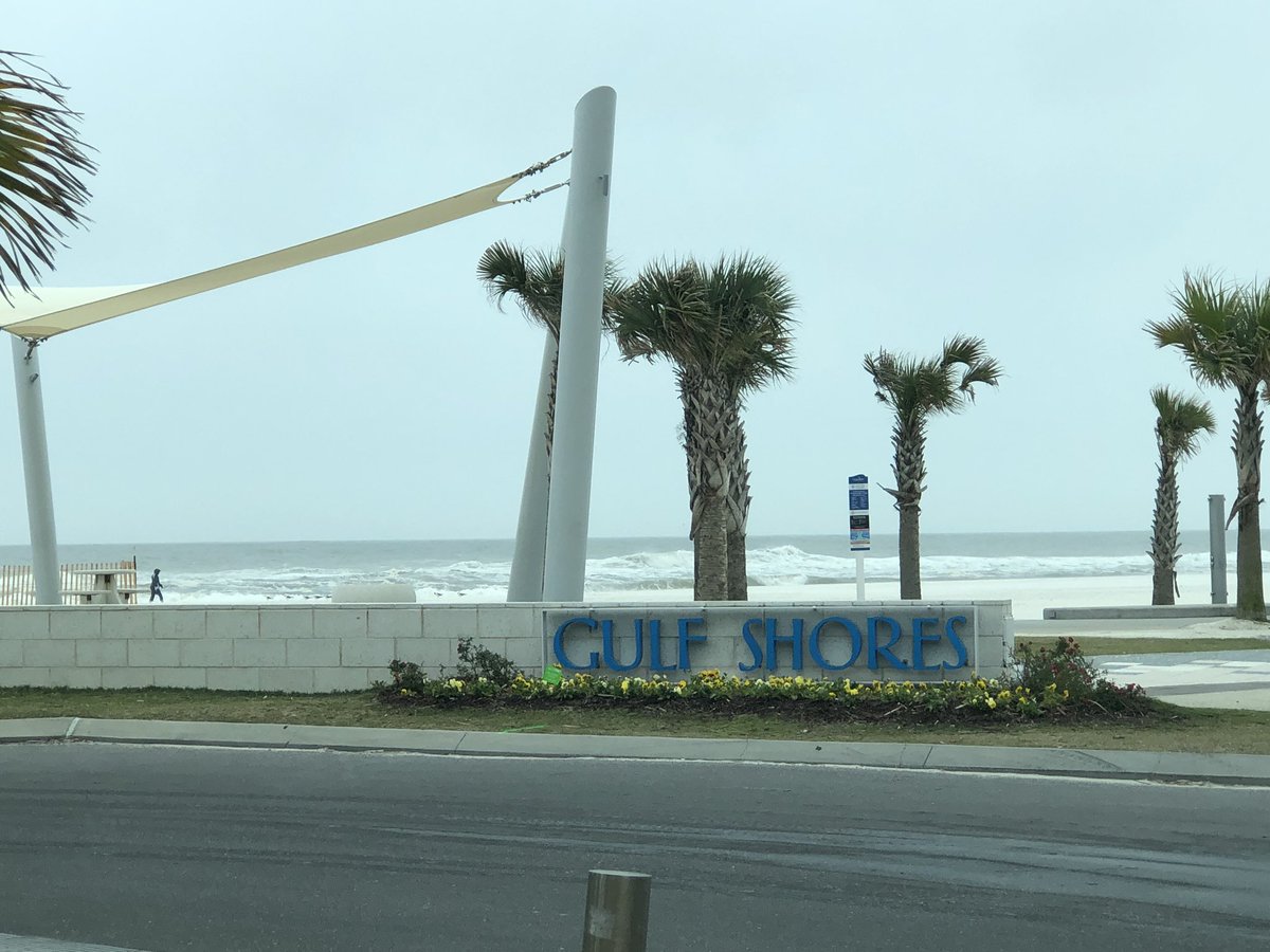 GSFR's tweet photo. Double red flags posted at 1pm due to surf conditions ahead of storm front. This means it is illegal and illogical to enter Gulf Waters until further notice. 🖖🏻 https://t.co/njFEROjt0a