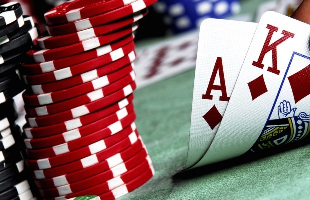 JonathanLittle's tweet photo. ICYMI: Risky River Bluff. Do you have the guts to make this play? https://t.co/WhkFQR1moh #blog #riverbluff https://t.co/UUcEqgbutr