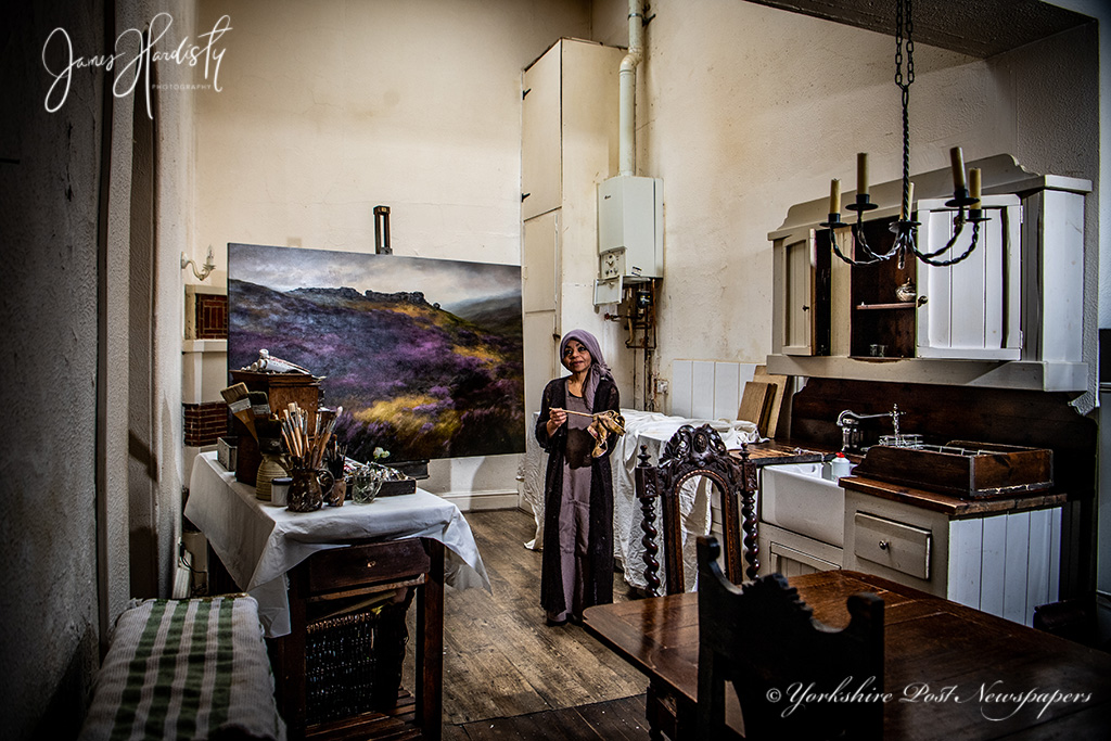 snapperjim's tweet photo. #Leeds #artist Judith Levin @LevinGallery cover image #YorkshirePostMagazine @yorkshirepost @mikegauntdesign @BondChris73
@YorkshireStyleQ #YPMag she maybe petite her work is #grand #fantastic #BoldandBeautiful very inspiring #buyapaper #Yourpaper @MarisaCashill #yorkshire #art https://t.co/D5cE34YRIa