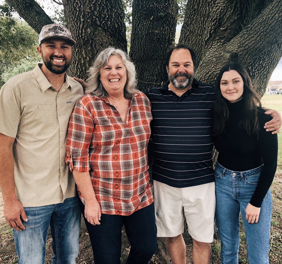 RRamsower's tweet photo. My mom is CANCER FREE !! She finished treatment recently and I wanted to celebrate her! Much love and support to anyone who is going through, went through, and will go through cancer!! ♥️ #fuckcancer https://t.co/GTMnFlUP5o