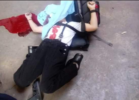 MarryTorre30's tweet photo. #ALMOMENTO Confirman dos muertos y 4 alumnos heridos de bala dentro de #ColegioCervantesdelBosque, en la ciudad de #Torreón, #Coahuila el nombre del alumno llamado #Jarid Al parecer menor de 12 años llevó arma a la escuela. https://t.co/a9N5V5dZAL