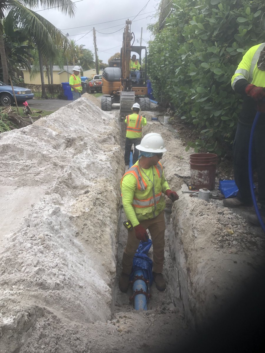 Lanzo_Corp's tweet photo. Another Lanzo in Action, 4โ pipe installation #HappeningNow @cohgov #WaterAndWastewater #52YearsInService #LanzoStrong ๐ช๐ผ๐ง๐ท๐ผโโ๏ธ๐๐ฃ https://t.co/3GKp7q60Gu