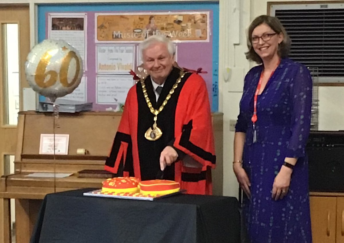 Reddings846's tweet photo. @Reddings846 to celebrate our 60th Birthday the Mayor of Dacorum joined us to cut our cake #60yearsoflearning @TheGazette_news @HertsLearning https://t.co/XTwCb8MseP