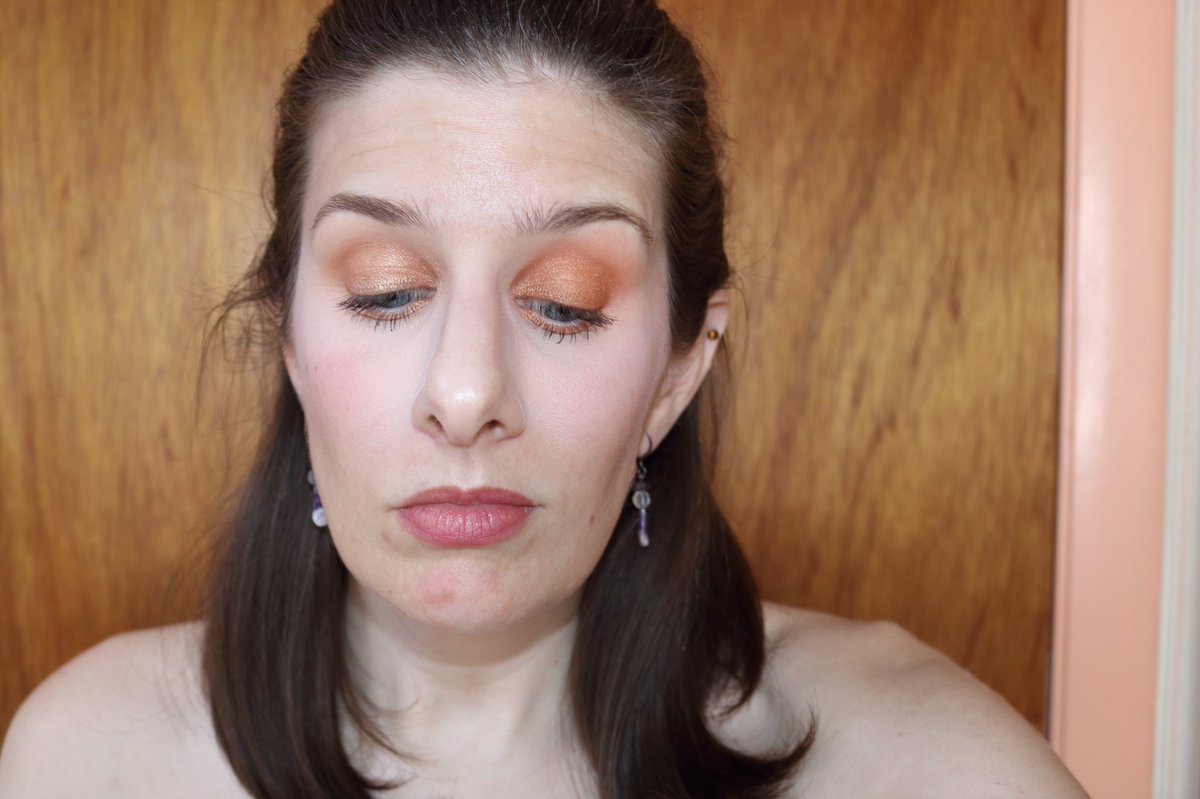 OSP_FL's tweet photo. Two neutral eye looks using the @juviasplace #themagicmini palette. This is day 5 of my neutrals series using colorful palettes. https://t.co/8H2RGGtM7m