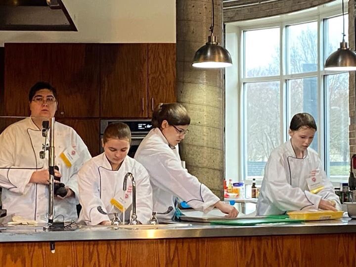 zbmw252012's tweet photo. So proud of these Jr Chef competitors!!! #VHScte #HawkinsCTE @SchoolsHawkins https://t.co/QbDXvur4KE