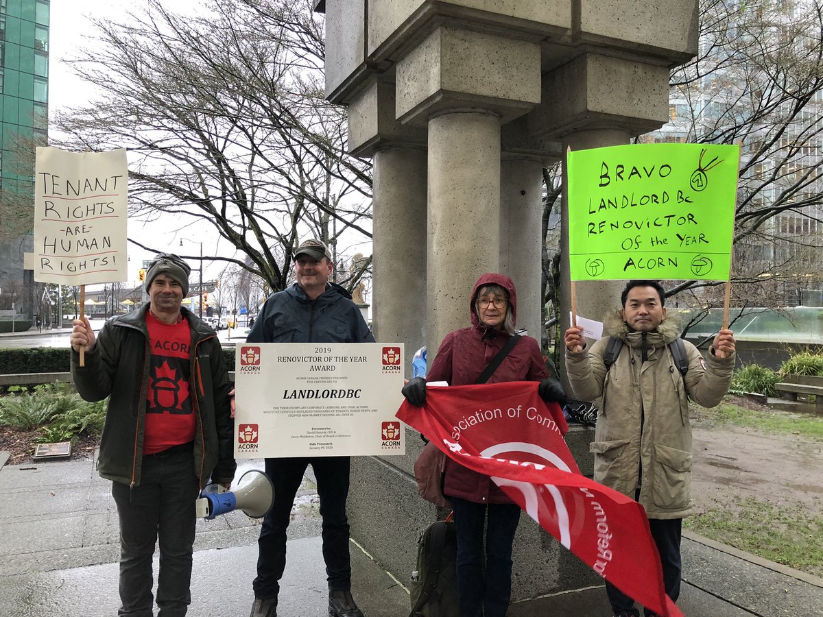 ccantin_rc's tweet photo. L’organisme Acorn BC présente au parc Portal de Vancouver le prix du « Renovicteur » de l’année 2019. Le gagnant est... Landlord BC. #icicb https://t.co/lgqYqbNOim
