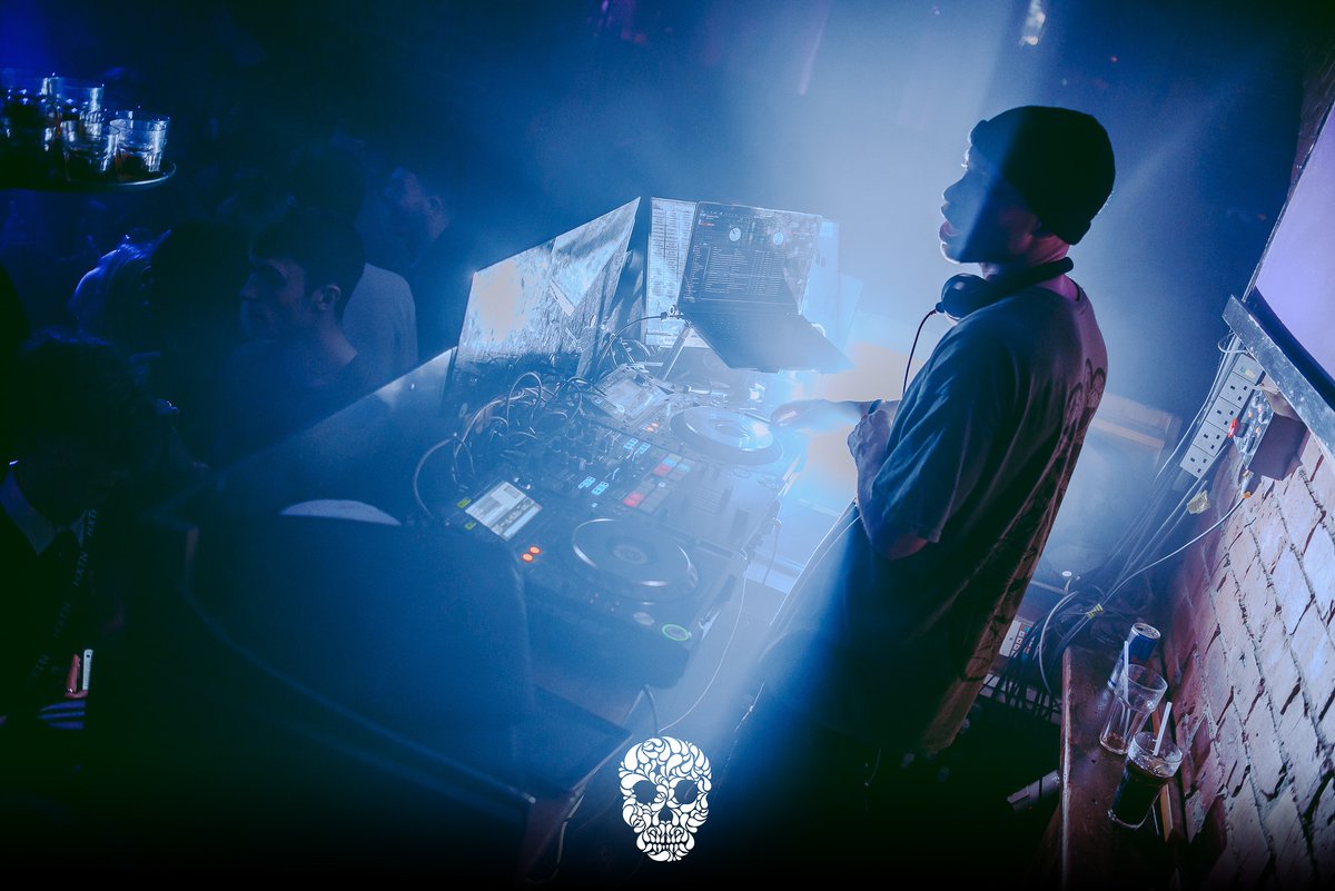 goodtimesncl's tweet photo. Only 2 hours to go until @CueBall_DJ brings down the house!! 

@SK_NCL lets be having ya 🥂 https://t.co/28kAABFTvO