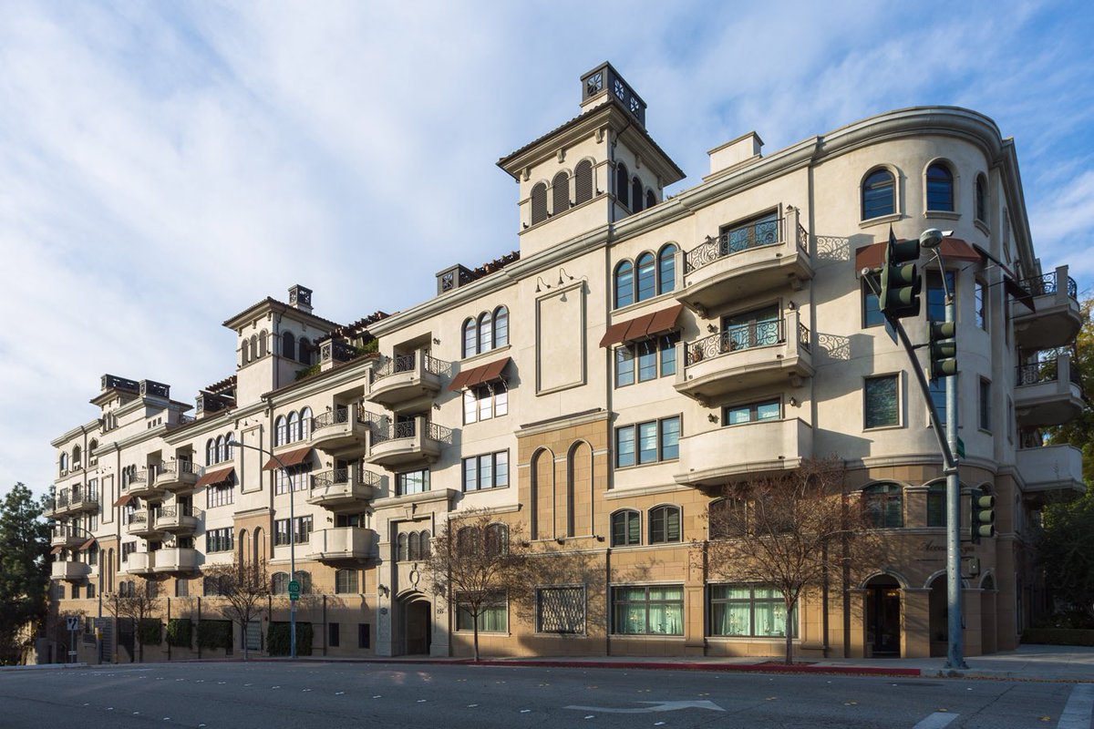 DKREteam's tweet photo. 155 CORDOVA ST #104 | #justlisted this gorgeous #turnkey luxury #condo at Terra Bella in the heart of Pasadena. ✨ Come see this incredible unit &amp; #rooftop at the #openhouse this Sunday 2-4pm! ☀️ 🏊🏻‍♀️ https://t.co/seuYfJE6sr https://t.co/2zYejbYcdW