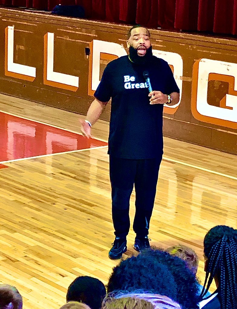 KendellRucker's tweet photo. @Shep71 brought down the house! Thank you so much for speaking life into our students at Hart Elementary #goagainsttheflow #begreat #onehartbeat https://t.co/mqwtsMzrN0