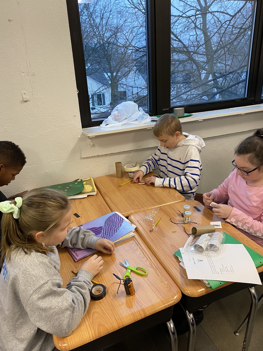 MrsB206's tweet photo. Making our switches for our flashlights! Another step closer to putting it all together and making our homemade flashlights 🔦 💡! @KParker2O4 #berkleydifference #pattengillpride https://t.co/wT0p3efjKU