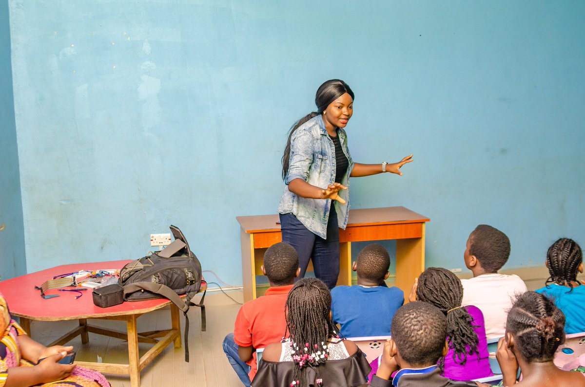 ekofrancis_'s tweet photo. I held a Tech Summit with Beautiful Minds Schools today. I spoke on Kids, Coding and Robotics. I'll begin my robotics class with them next week. https://t.co/zW5RPPTENn