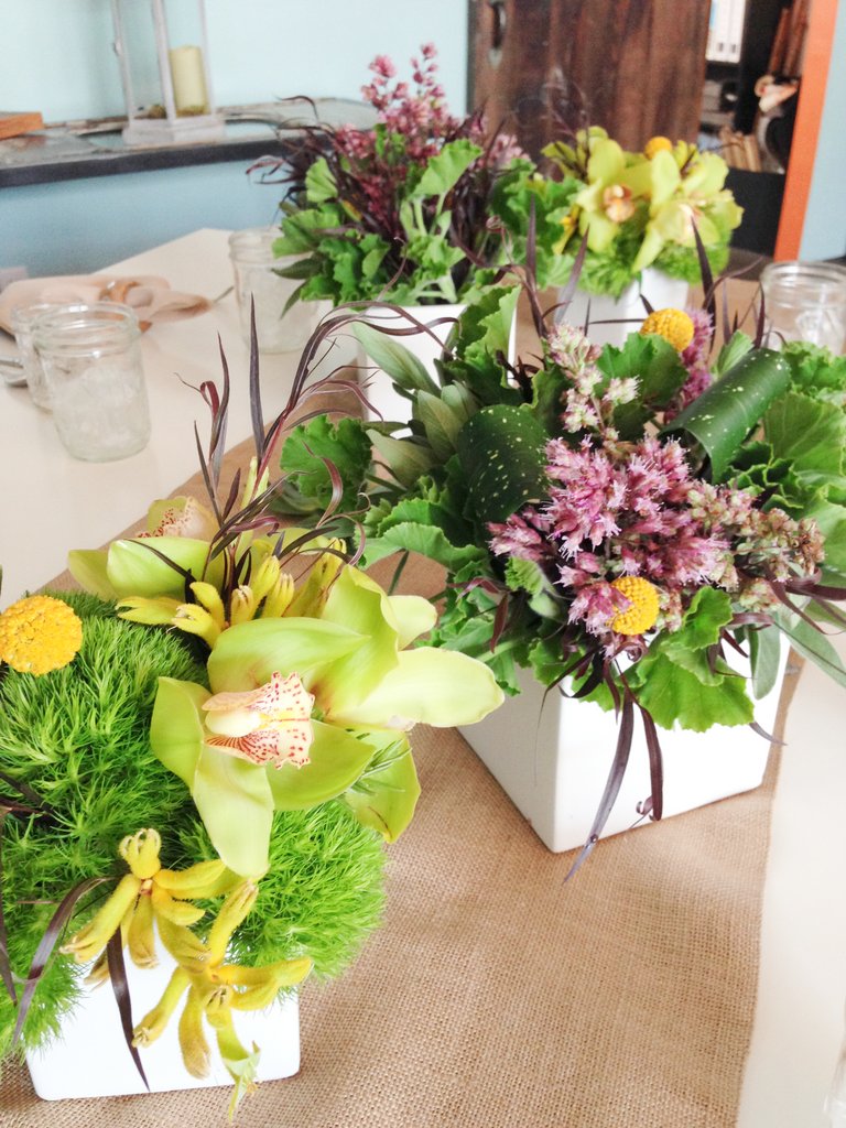 ChristiPropel's tweet photo. So many different flowers you can pair green cymbidium orchids with but these sure look right at home! 

https://t.co/380CPIcjBw https://t.co/doTGBQiTVt