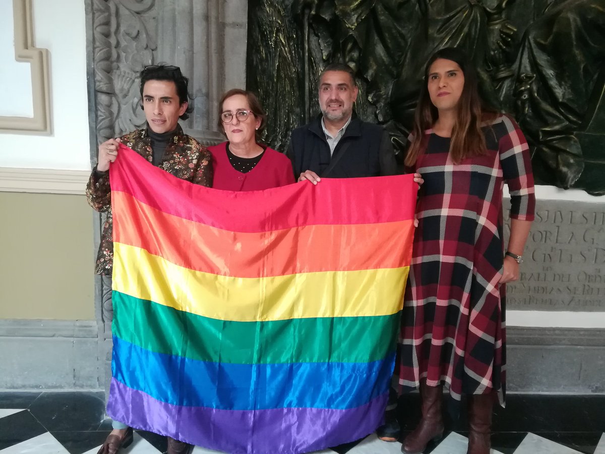 ancoturlgbtmx's tweet photo. Felicitamos a todos y todas en #Puebla Hoy el cabildo aprobó con 18 votos a favor el #matrimonioigualitario en la capital y en sus 17 juntas auxiliares, cumple una de las principales promesas de campaña de la presidenta @RiveraVivanco_  Nuestro Presidente @Mariano_Osores presente https://t.co/edrOaxqnkV