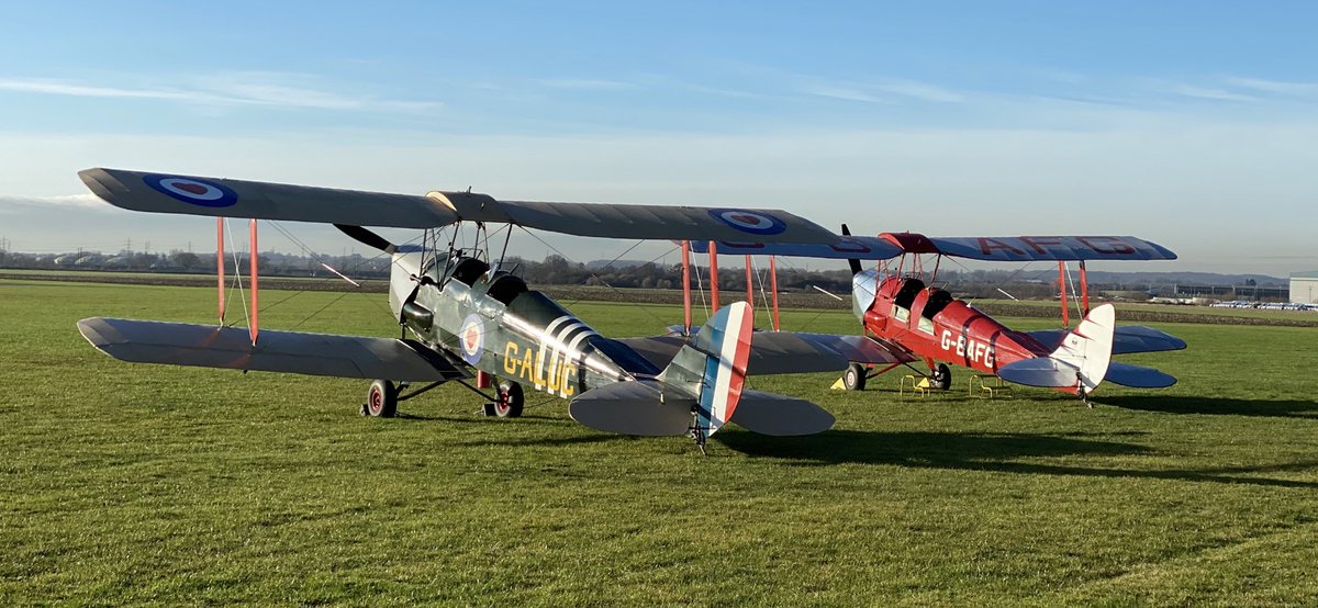 TigerMoth_RAFBF's tweet photo. Excellent day filming with Jane McDonald @TigerMoth_RAFBF @RAFBF @air_museum https://t.co/ksRtIzzPQj