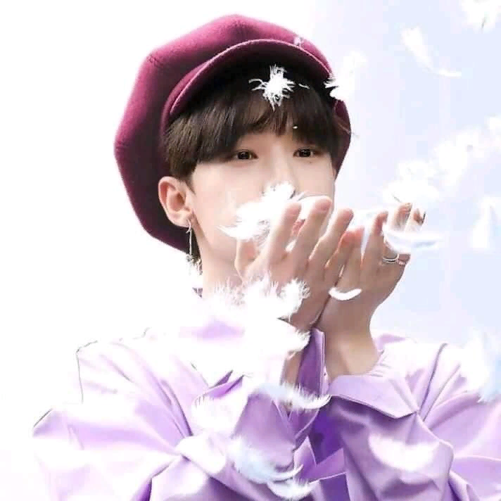 youroppav's tweet photo. Разница между Хёнджином и Минхо
#straykids #kpop https://t.co/oS5Tq2iqIj